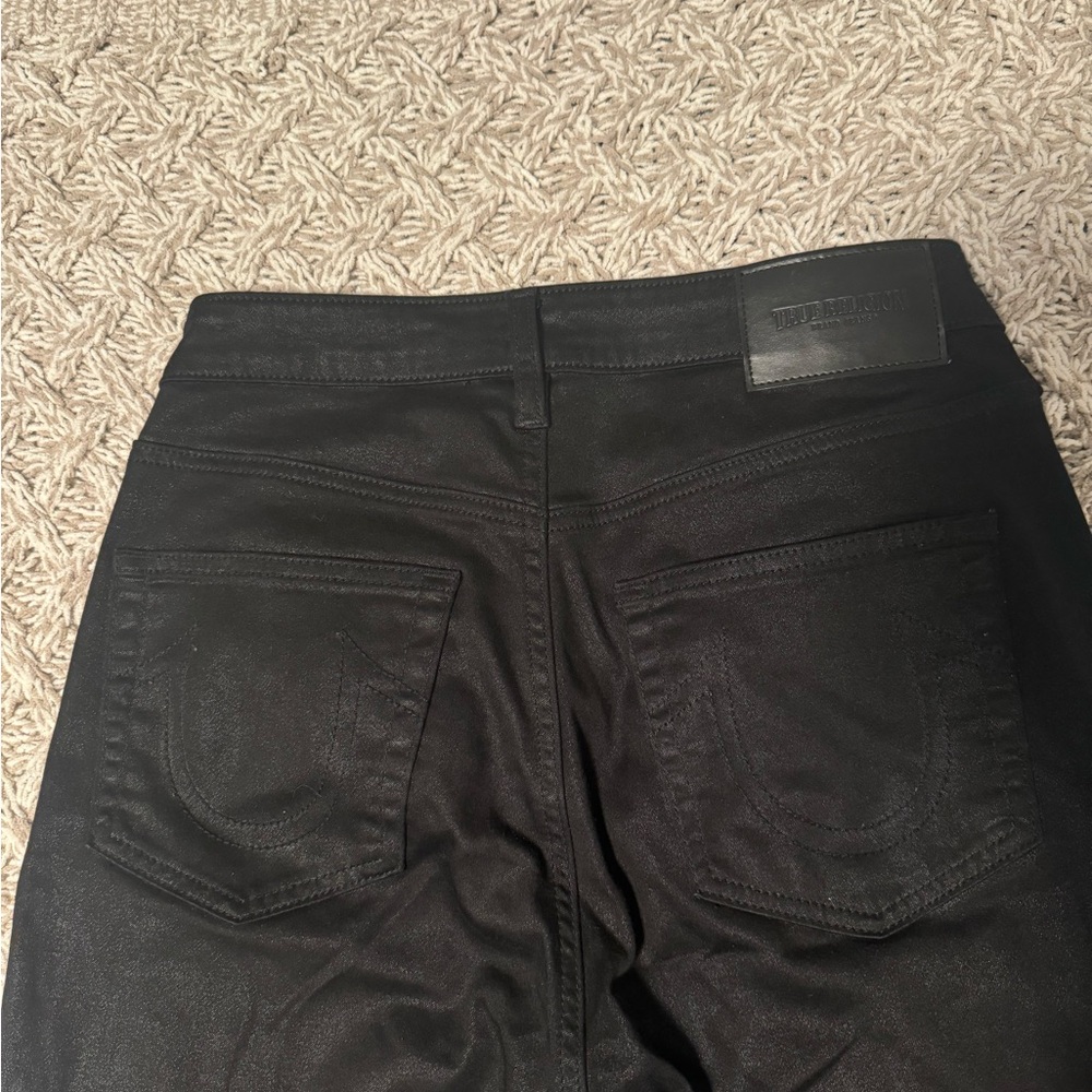 The True Religion® Jennie High-Rise Curvy Coated Jeans in Onyx size 27